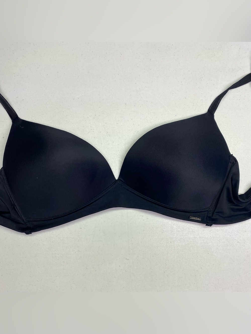 La Vie en Rose Black Wireless Push-Up Plunge Bra 36B *P1037
